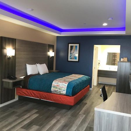 Scottish Inn & Suites Houston Willowbrook ภายนอก รูปภาพ