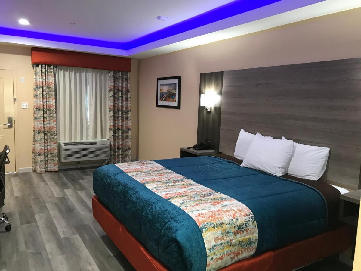 Scottish Inn & Suites Houston Willowbrook ภายนอก รูปภาพ