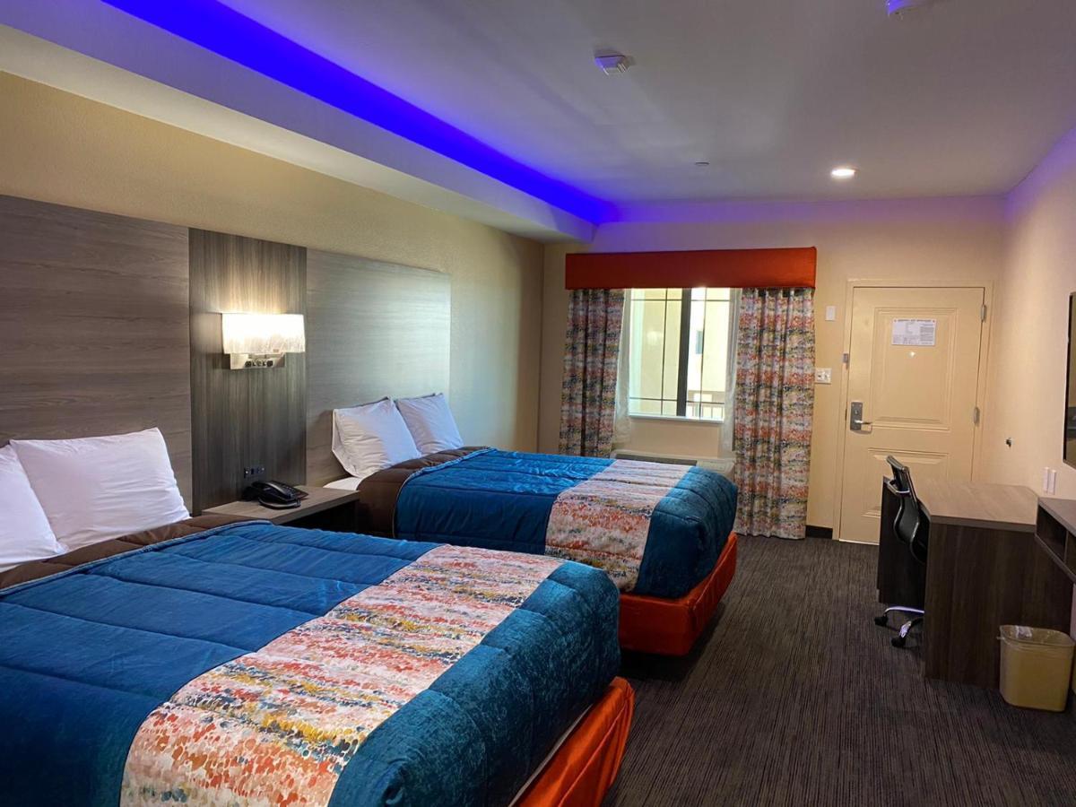Scottish Inn & Suites Houston Willowbrook ภายนอก รูปภาพ